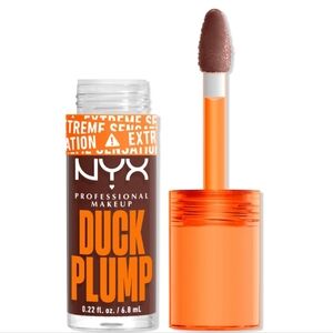 NYX DUCK PLUMP HIGH PIGMENT LIP PLUMPING GLOSS.